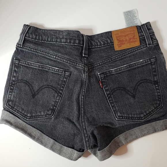 Levis womens shorts waist size 26 - Picture 5 of 5